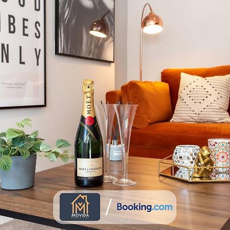 Stylish Two Bed Town Centre Apartment By Movida Property Group Short Lets & Serviced Accommodation With Parking Harrogate Zewnętrze zdjęcie