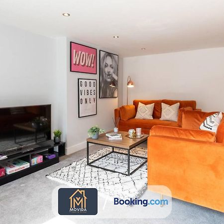 Stylish Two Bed Town Centre Apartment By Movida Property Group Short Lets & Serviced Accommodation With Parking Harrogate Zewnętrze zdjęcie