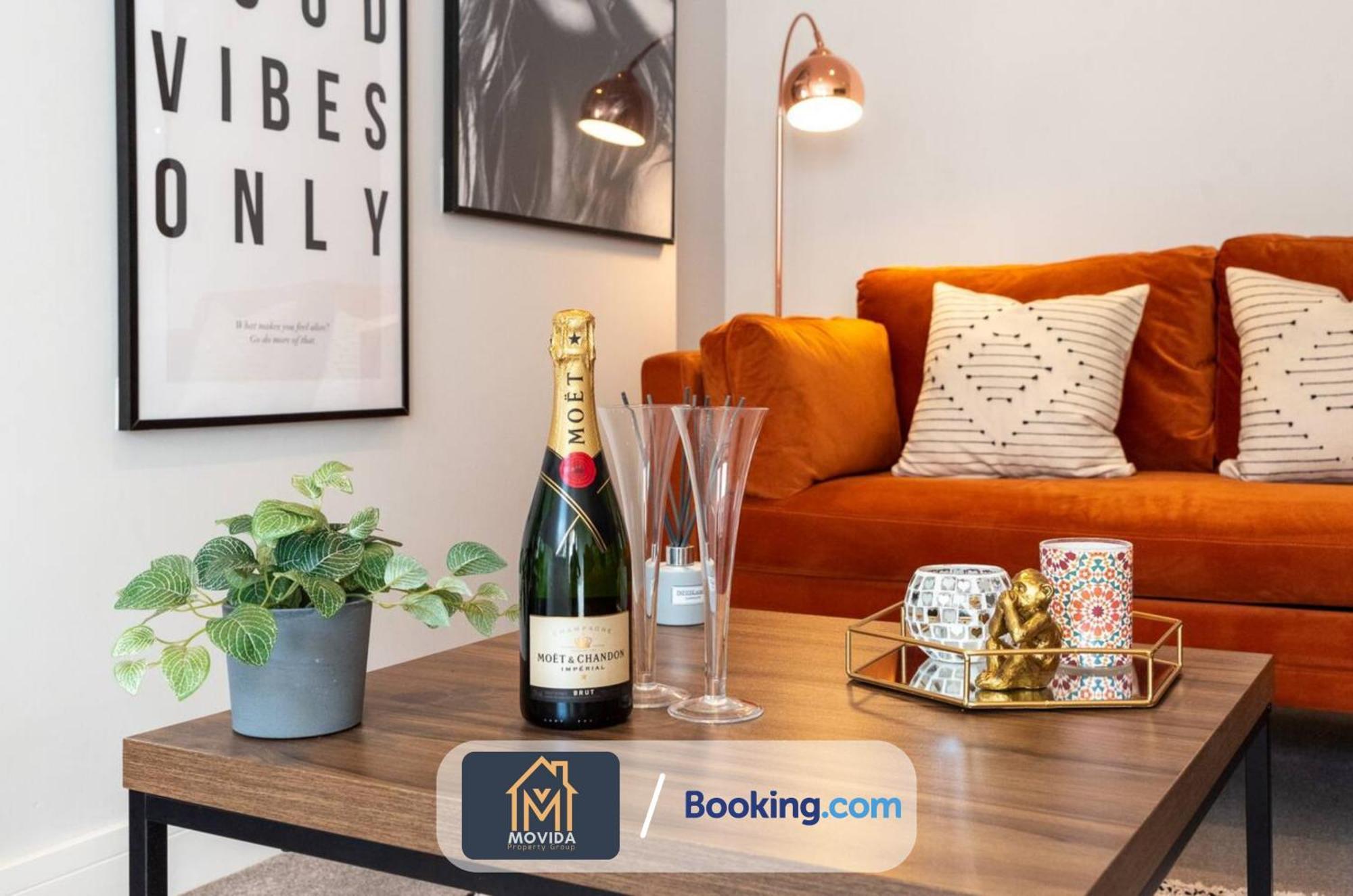 Stylish Two Bed Town Centre Apartment By Movida Property Group Short Lets & Serviced Accommodation With Parking Harrogate Zewnętrze zdjęcie