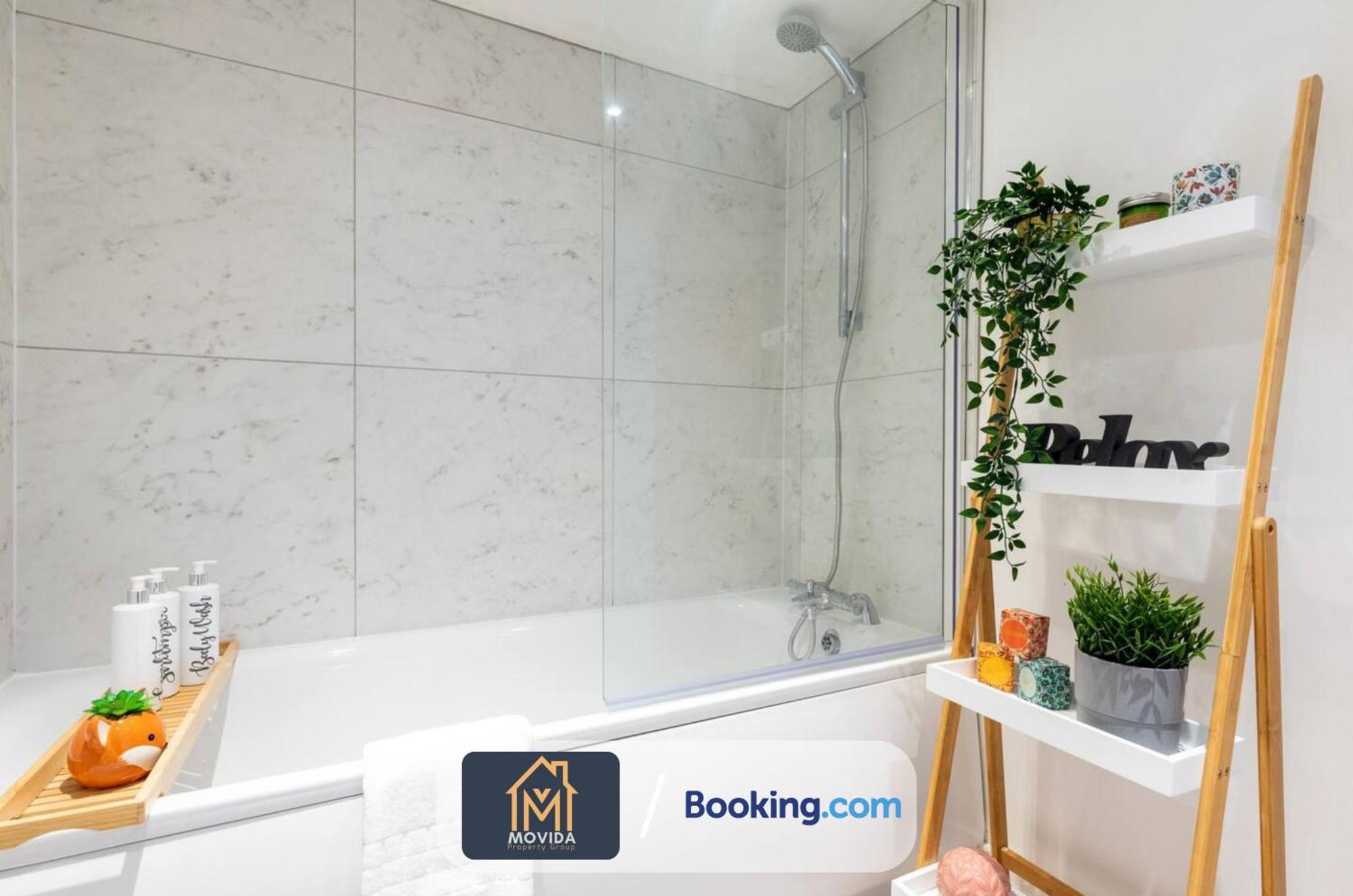 Stylish Two Bed Town Centre Apartment By Movida Property Group Short Lets & Serviced Accommodation With Parking Harrogate Zewnętrze zdjęcie